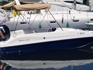 Barco Hurricane Deck de 21 pés em Tampa Bay