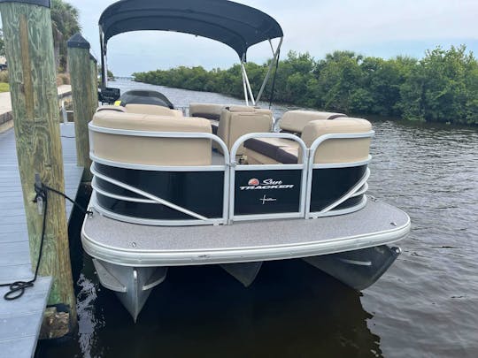 2020 Suntracker Party barge Tri-toon 150 HP Marcury in Cape Coral