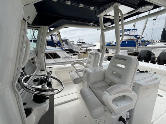 35' 2009 EVERGLADES 350 CC ( MAP: 2022-32)