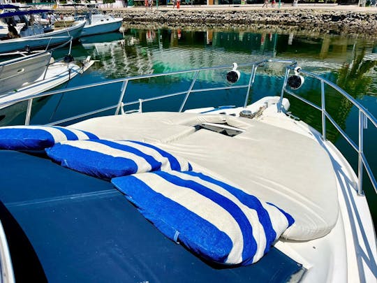 Lovely Bayliner 32 Motor Yacht for Charter in Puerto Vallarta, Mexico