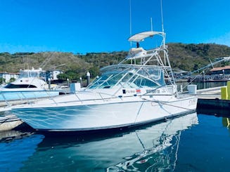 Location de pêche à Playa Potrero, au Costa Rica, à bord d'un yacht Cabo Express de 35 pieds