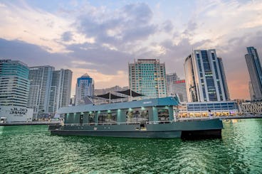 YACHT DE LUXE EN CATAMARAN HAUT DE GAMME pour 100 personnes à Dubaï