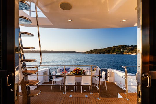 LUXURY MOTOR YACHT - SYDNEY