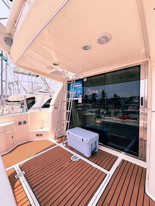 Location de yacht à moteur Azimut de 40 pieds avec capitaine