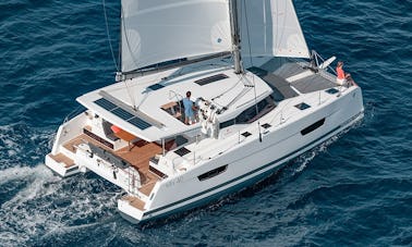 Catamarán de lujo Fountaine Pajot Isla 40