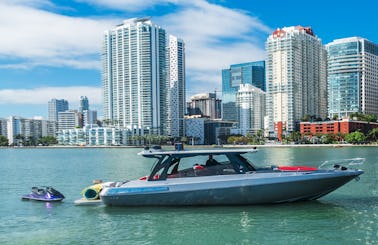 Gorgeous 42ft Tempest For The best Miami Beach Experience!