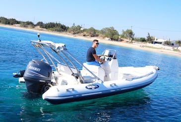 Barco Yria 550-RIB para alugar no porto de Agia Anna, Naxos, Grécia
