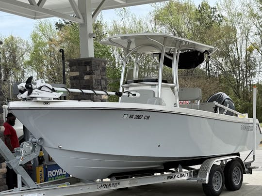 Brand New 2024 Defiance 210 Catalina center console with Spotlock trolling motor