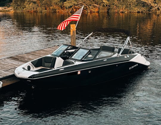 Louez un Scarab 195ID 2023 : l'aventure aquatique ultime vous attend ! 🚤