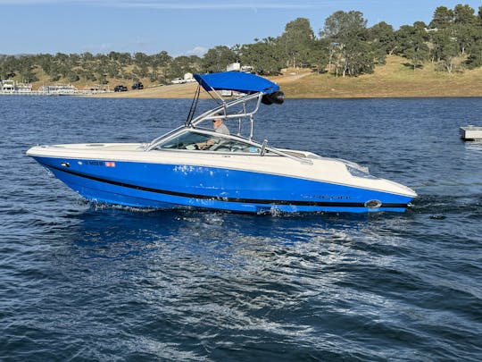Aproxime-se de Bass Lake: o emocionante Regal Bowrider de 22 pés para aventuras aquáticas!