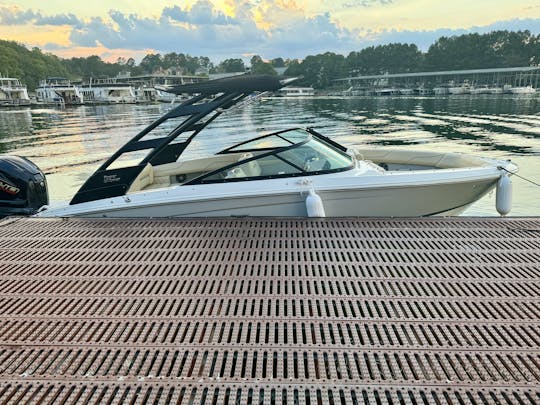 Regal LX2 de luxo no Lago Lanier