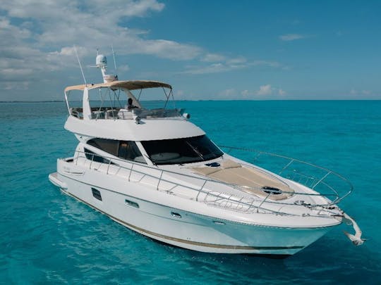 Megayate Adonai Prestige Power de 55 pies en Playa Mujeres, Quintana Roo