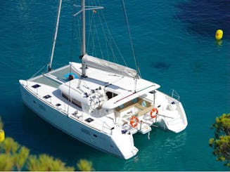 Lagoon 400 Cruising Catamaran Rental in Eivissa, Illes Balears