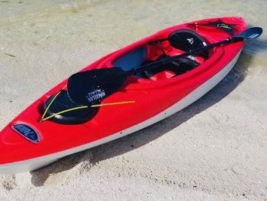 Single Pelican 10’ Kayak with Oar