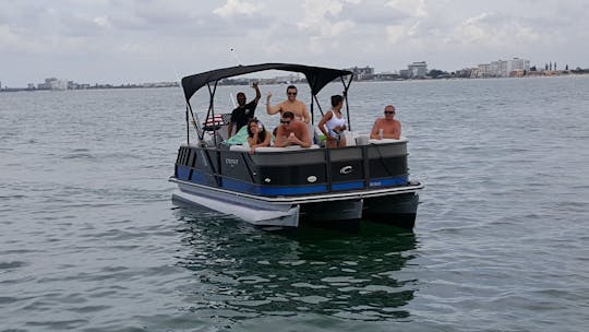 Crest Tritoon à Madeira Beach, en Floride !