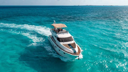 Fairline Squadron 70 ft – Cancun’s Ultimate Luxury Yacht Charter