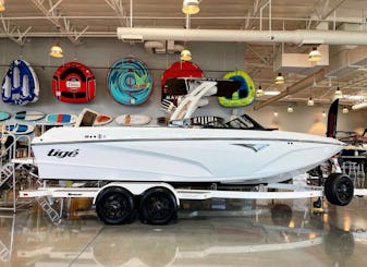 Increíble barco de wakesurf en Possum Kingdom