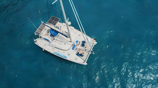 Catamaran à voile élégant Lagoon 440 pour un maximum de 20 personnes