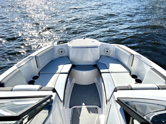 Enjoy 22 ft Yamaha in Cape Coral, Rates as low as $288 per day (minimum 3 days)