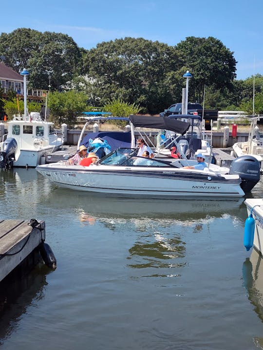 Hermoso Monterey Bowrider de 20 pies en Sag Harbor