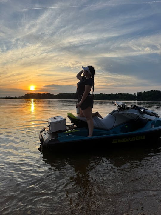 Pedalea con estilo: ¡moto de agua Sea-Doo con altavoces Bluetooth!