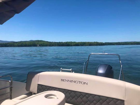 Bennington Pontoon Boat on BEAUTIFUL Lake Blue Ridge