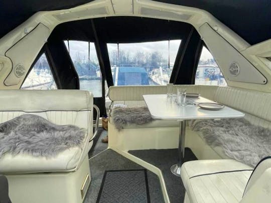 Sealine 40ft Luxury Boat Experience - 2 cabins and ensuite bathrooms