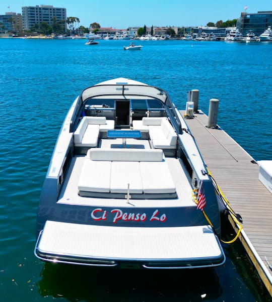 Expérience en yacht de luxe VanDutch de 55 pieds à Newport Beach - Réservez le bateau de vos rêves !