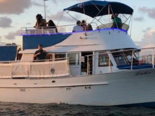 40ft Private Party Boat for up to 20 Passengers!