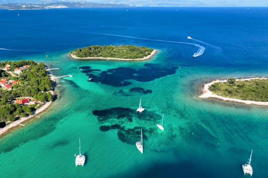 Excursion privée d'une demi-journée en hors-bord au Blue Lagoon et à Trogir au départ de Split