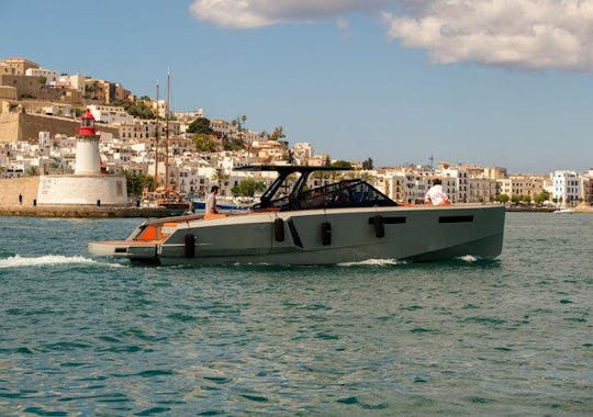 Evo 43 R4 Mistral Motor Yacht Rental in Eivissa, Illes Balears