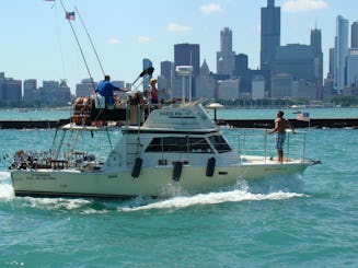 Amazing Party Trips on 34ft Cruiser in Chicago - 16 Passengers