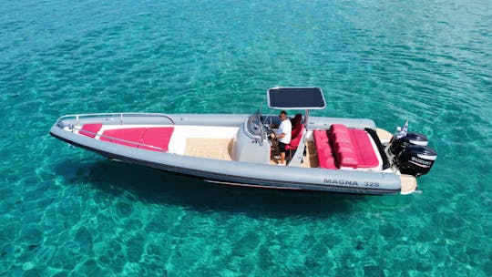 MAGNA 32S: DISPONIBLE PARA EXPLORAR LA RIVIERA ATENIENSE Y LAS ISLAS CERCANAS