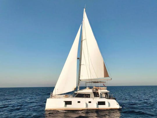  4-Cabin Catamaran for an Exclusive Getaway in Antalya KEMER