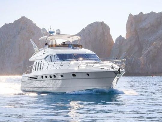 Mergulhando com snorkel em um Mega Yacht de luxo! 