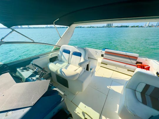 Enjoy 38ft Moe Rumba Boat in Miami!