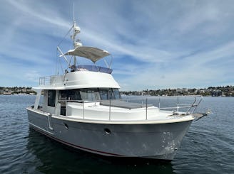 36ft Modern Yacht with Captain, All inclusive price, Cruise, Party, & Events!