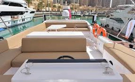 PROFITEZ D'UNE MAJESTÉ LUXUEUSE DE 50 pieds À DOHA pour 12 personnes