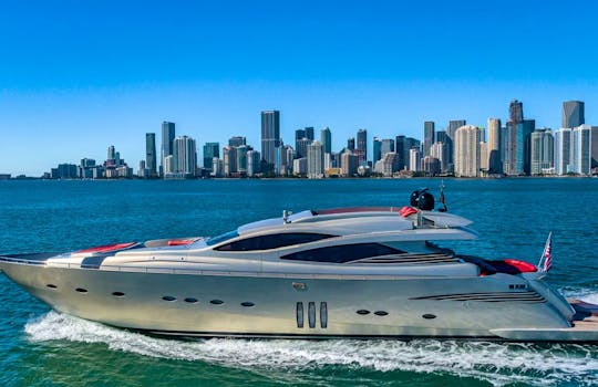 MÉGA YACHT DE 90 PIEDS PERSHING AU DÉPART DE MIAMI