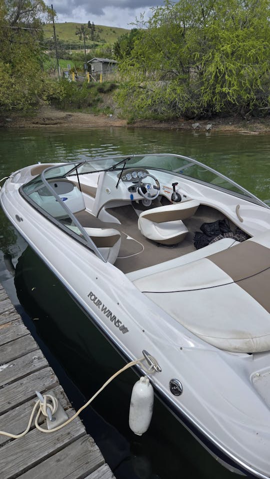Four Winns 190 Bowrider - SEM necessidade de licença