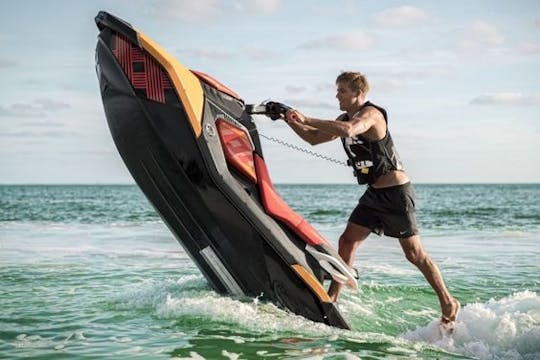 Alquile una moto de agua Sea-Doo Spark Trixx para el verano de 2024