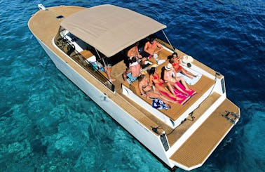 Private Tours for up to 16 people onboard Felix 40 Yacht from Hvar