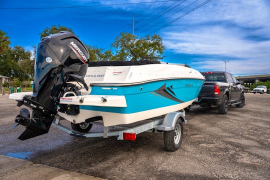 Enjoy a beautiful day on the water with 2023 Bayliner Element 18 Boat