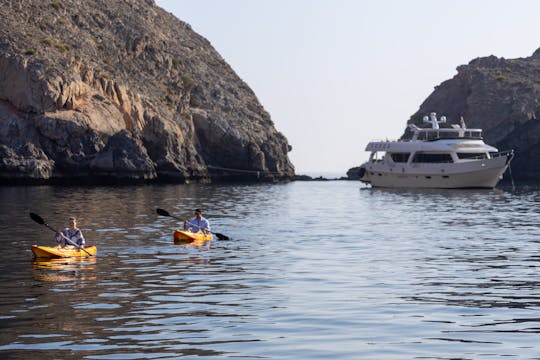 Le premier yacht privé de Musandam — Location de luxe en pension complète de 95 pieds