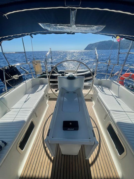 Aluguer de vela 50' Beneteau Gybsea em Ibiza