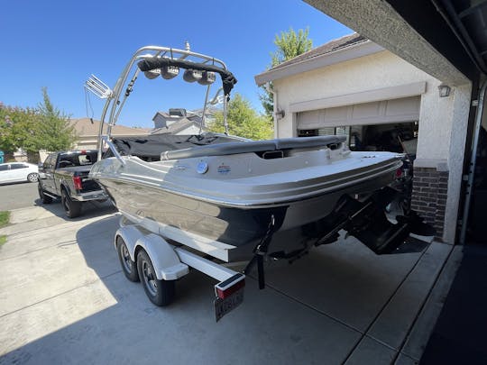 Family fun in the sun in a 2008 Sea Ray 205 Sport 