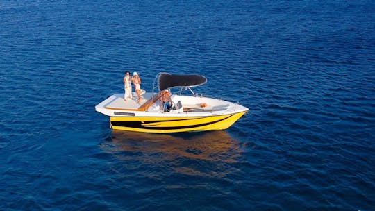 Navegue com conforto no Omega 22 — aluguel de barco para 10 pessoas