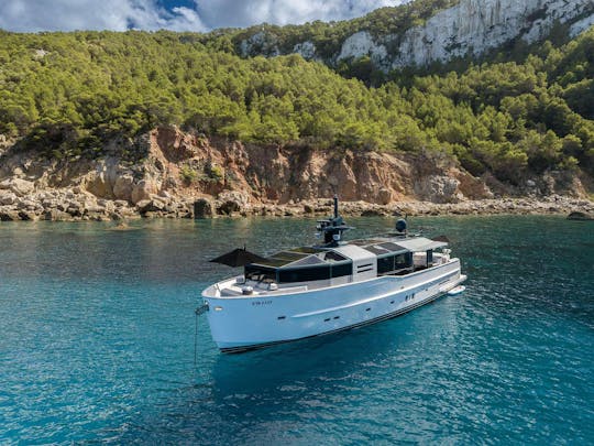 Location de méga-yacht à moteur « Dhamma II » Arcadia de 85 pieds à Eivissa, Îles Baléares