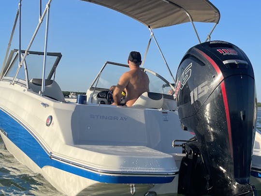 19ft Stingray Deck Boat for Rent in Madeira Beach