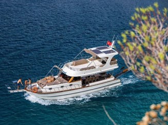 Disfrute de la costa azul turquesa de Kas en Kalkan, Antalya, con el barco personalizado de 42 pies